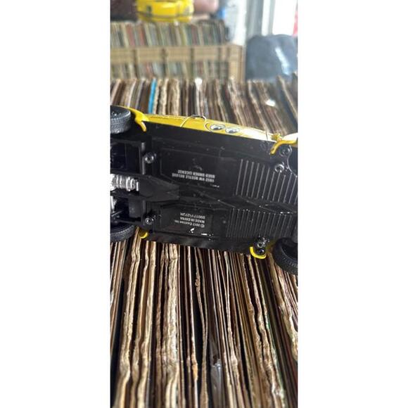 VW Beetle Moon Equipped Diecast Model Car – Yellow Volkswagen Bug Collectible - Picture 5 of 5